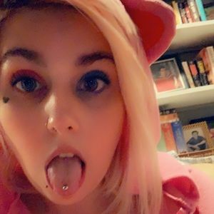 Meet your Posher, Candice